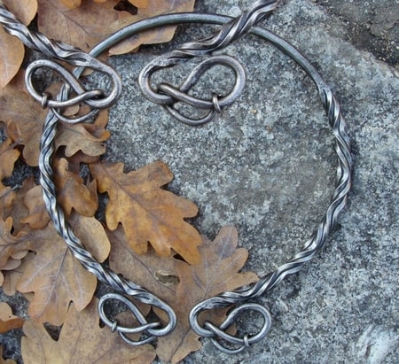 hand-forged-iron-torc-knotted_2.jpg